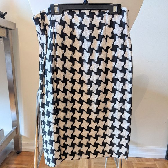 VINTAGE Women's Patterned Suit Set with Button Details; Skirt and Blazer - Picture 3 of 10